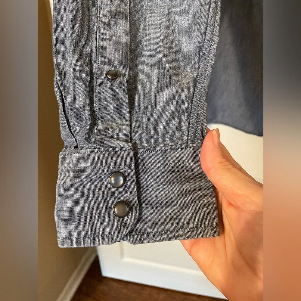 Banana Republic Shirt Men's Size L Slim Fit Blue Chambray Button Up Pockets